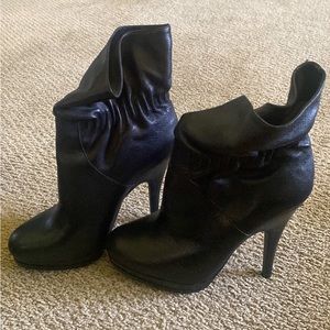 Michael kors ankle boots size 6